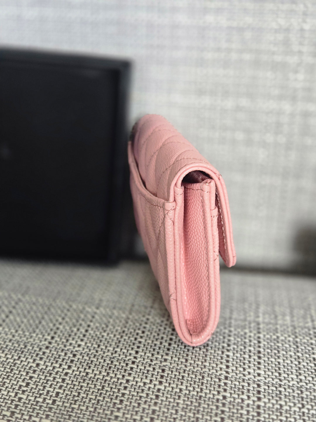 Chanel series 31 2021/2022 22C Pink Caviar LGHW Flap card holder