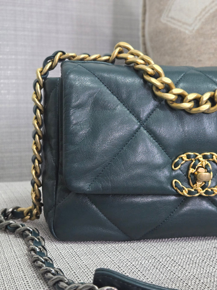 Chanel 19 size Small 26 cms series  Fall/Winter Collection Dark Green/Teal Goatskin Mixed hardware flap bag