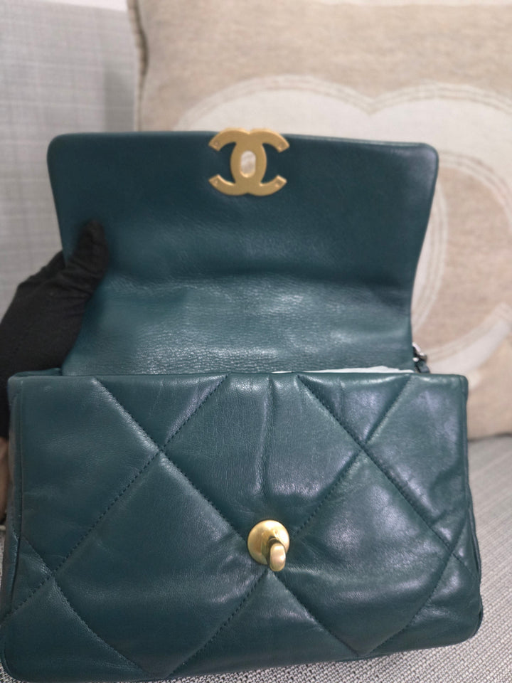 Chanel 19 size Small 26 cms series  Fall/Winter Collection Dark Green/Teal Goatskin Mixed hardware flap bag