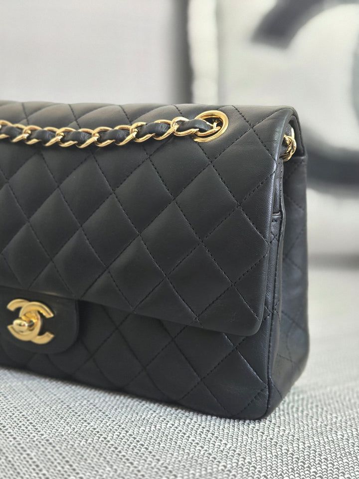 Chanel series 16 2012 Black Lambskin Medium ML Timeless Classic Double Flap Bag with GHW