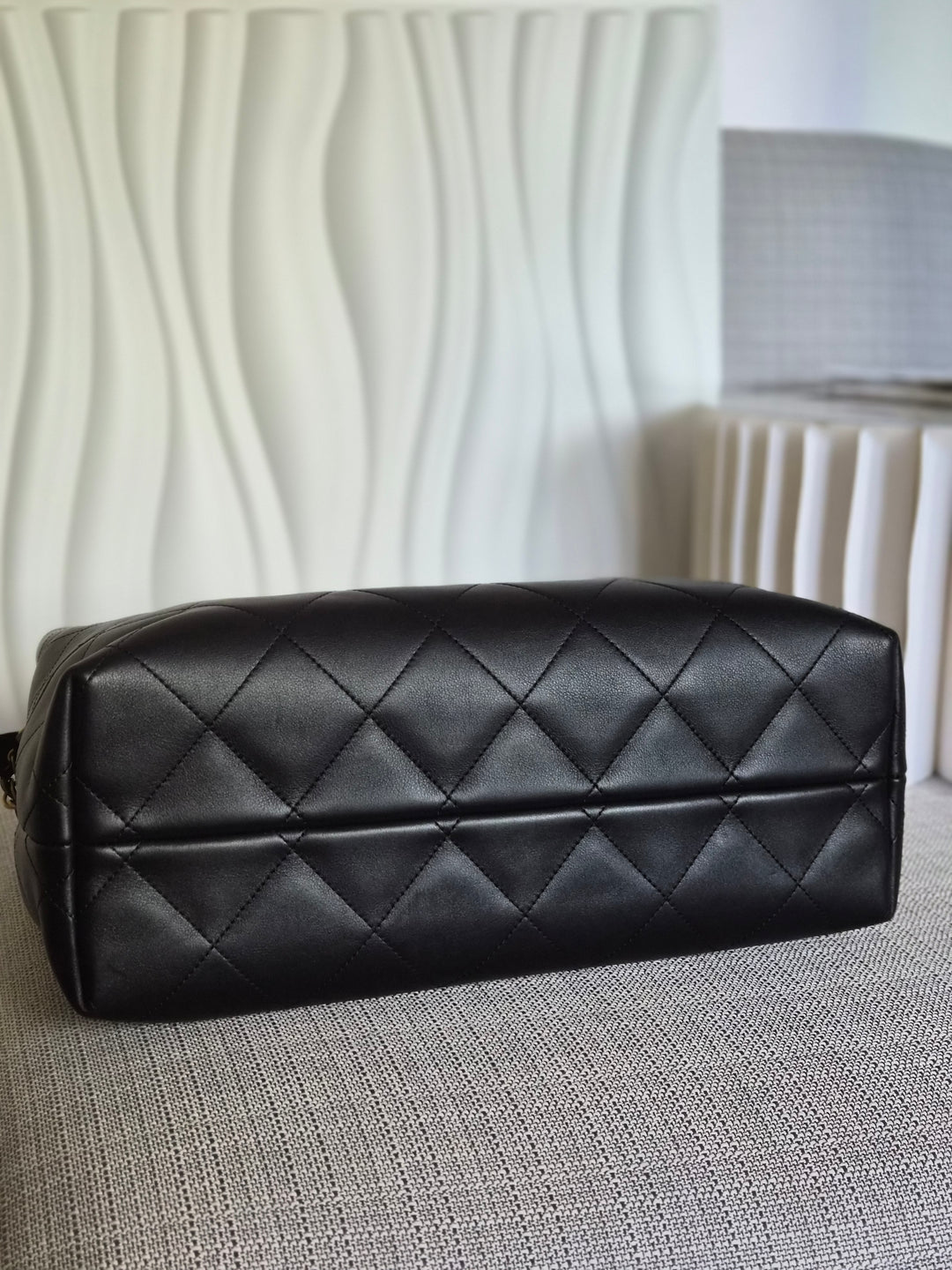 CHANEL 25A collection 2025 Black All Leather Calf skin Hobo Bag size Small