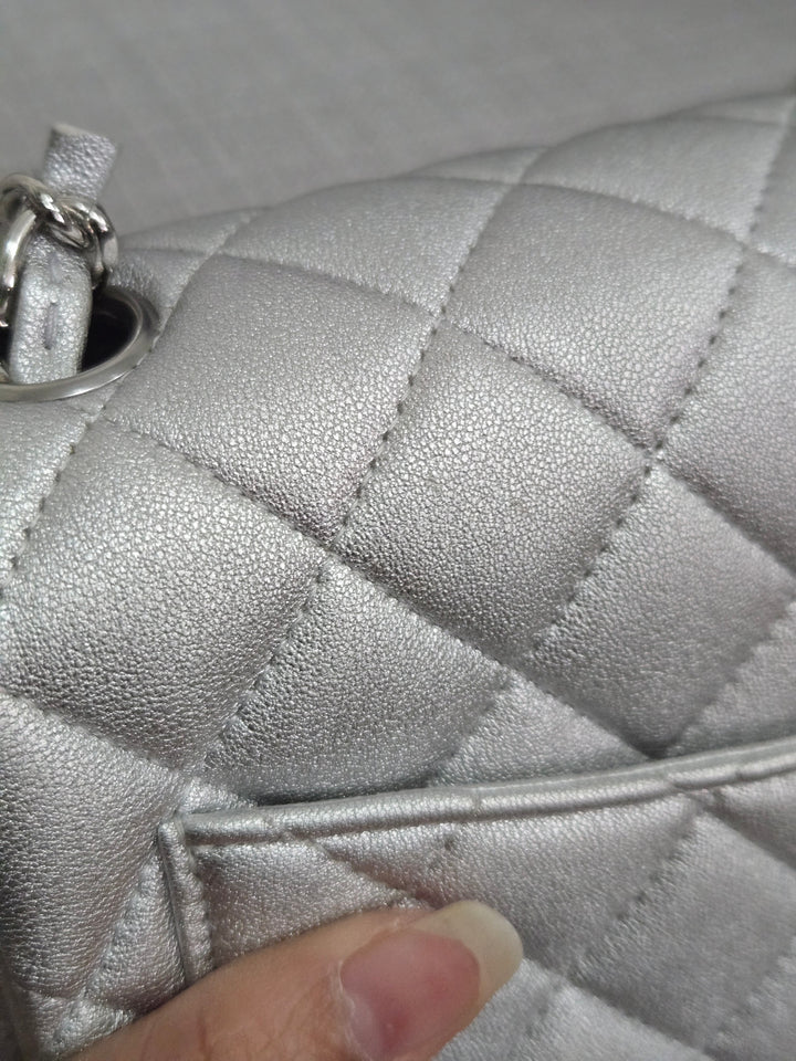 Chanel Series 31 21P 2021 Pre Spring/Summer Collection Iridescent Silver lambskin SHW Square Mini Flap Bag