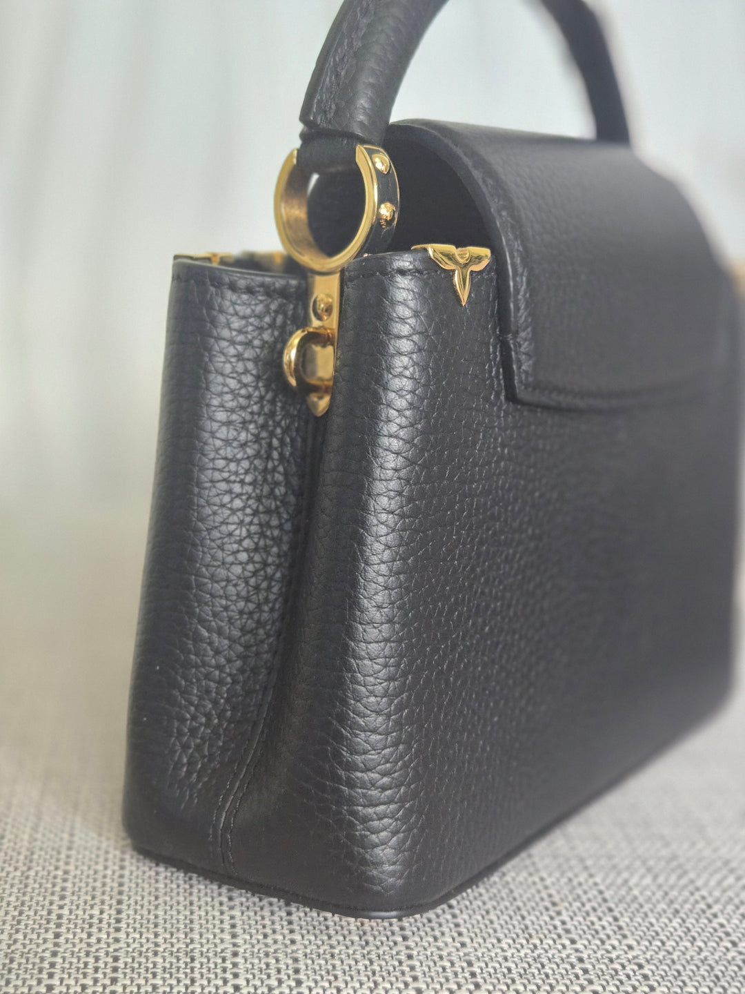 LOUIS VUITTON LV Capucines Mini Flower Crown Line in Black Taurillon Leather with detachable strap 2023