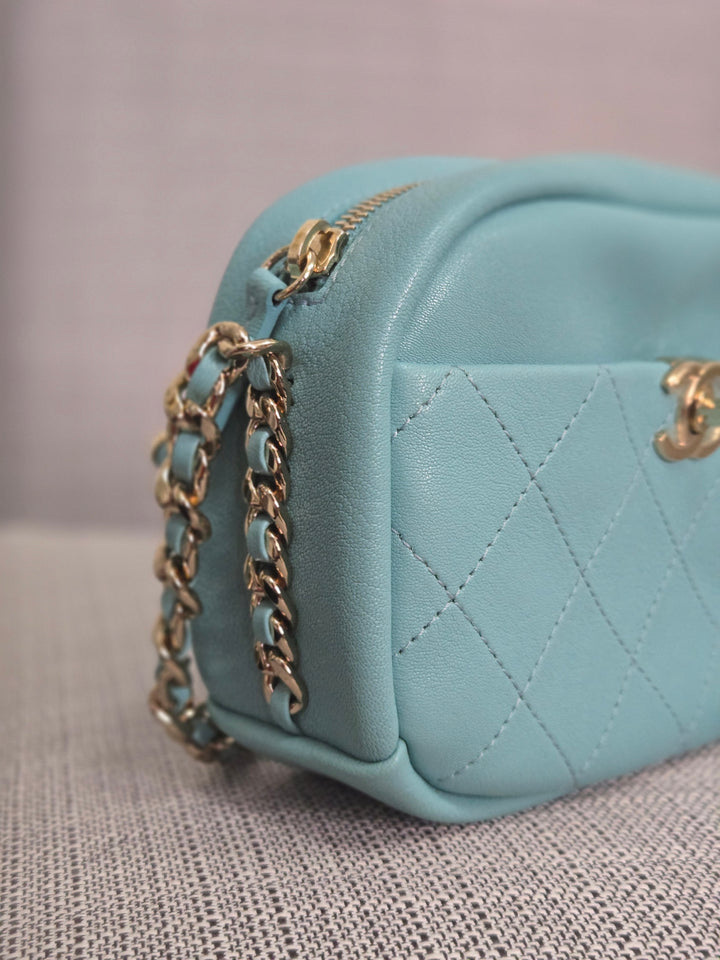 Chanel Series 26 2018/2019 19C Tiffany Blue Calfskin Casual Trip Camera Case Bag with Champagne GHW