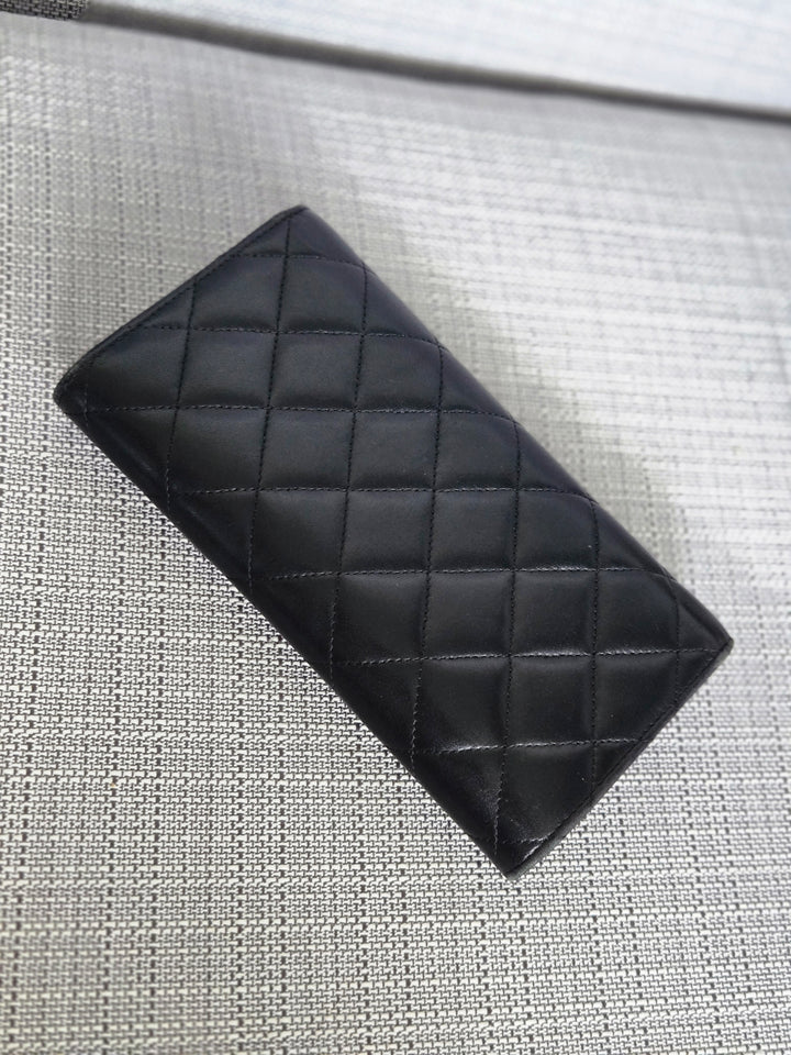 Chanel series 24 Black Lambskin SHW Full size Sarah Wallet