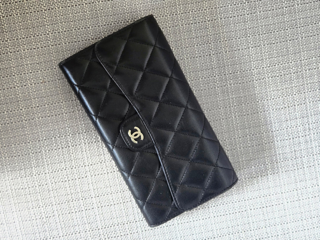 Chanel series 24 Black Lambskin SHW Full size Sarah Wallet