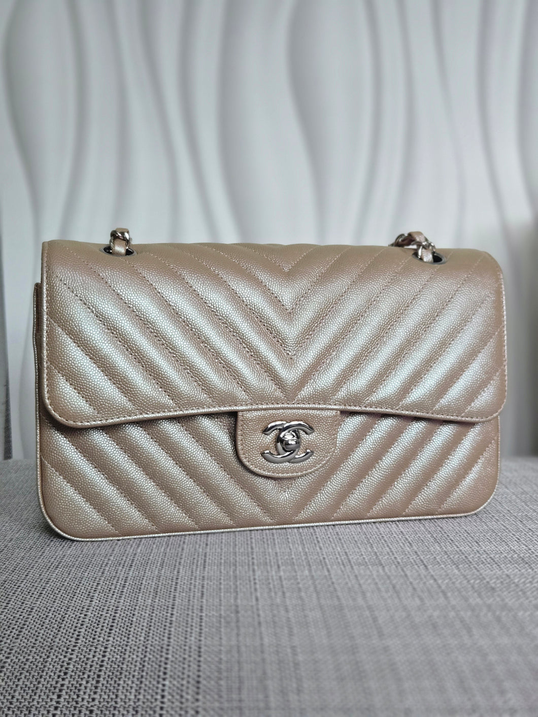CHANEL 17B 2017 Rose Gold Caviar Chevron Medium Classic Double Flap Bag SHW