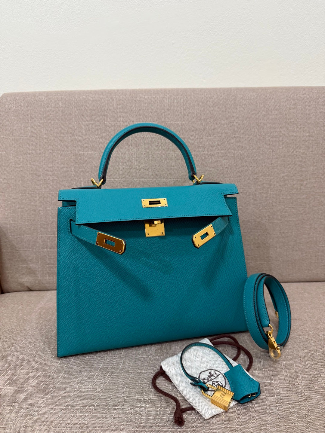 Hermes Kelly 28 in Bleu Paon Epsom Sellier Leather GHW Stamp D 2019