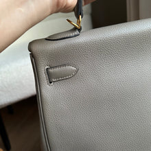 Load image into Gallery viewer, Hermes Kelly 32 Gris A Togo Leather GHW stamp C (2018)
