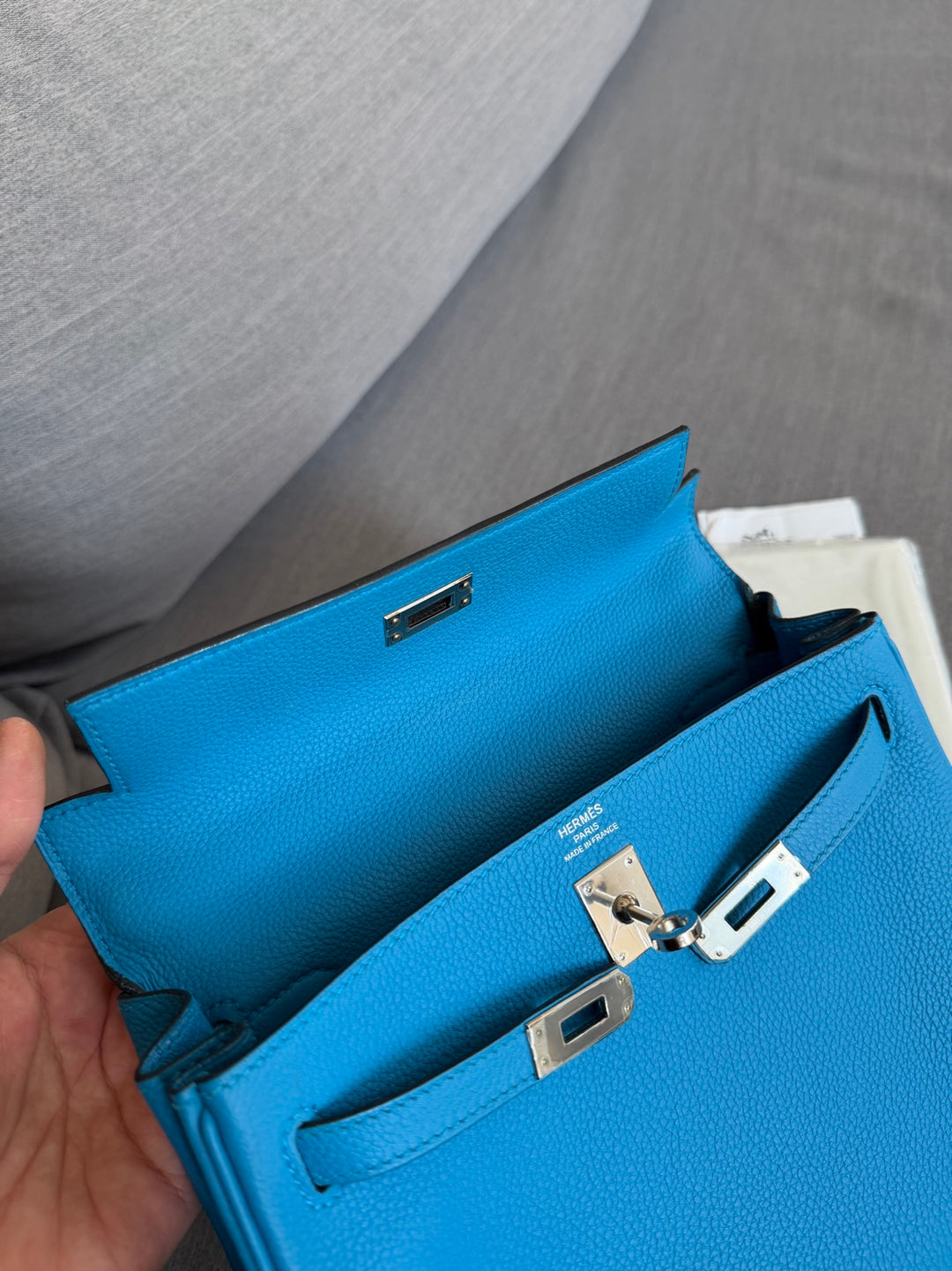 HERMÈS Kelly 25 Bleu Zanzibar B3 Togo Leather PHW stamp A 2018