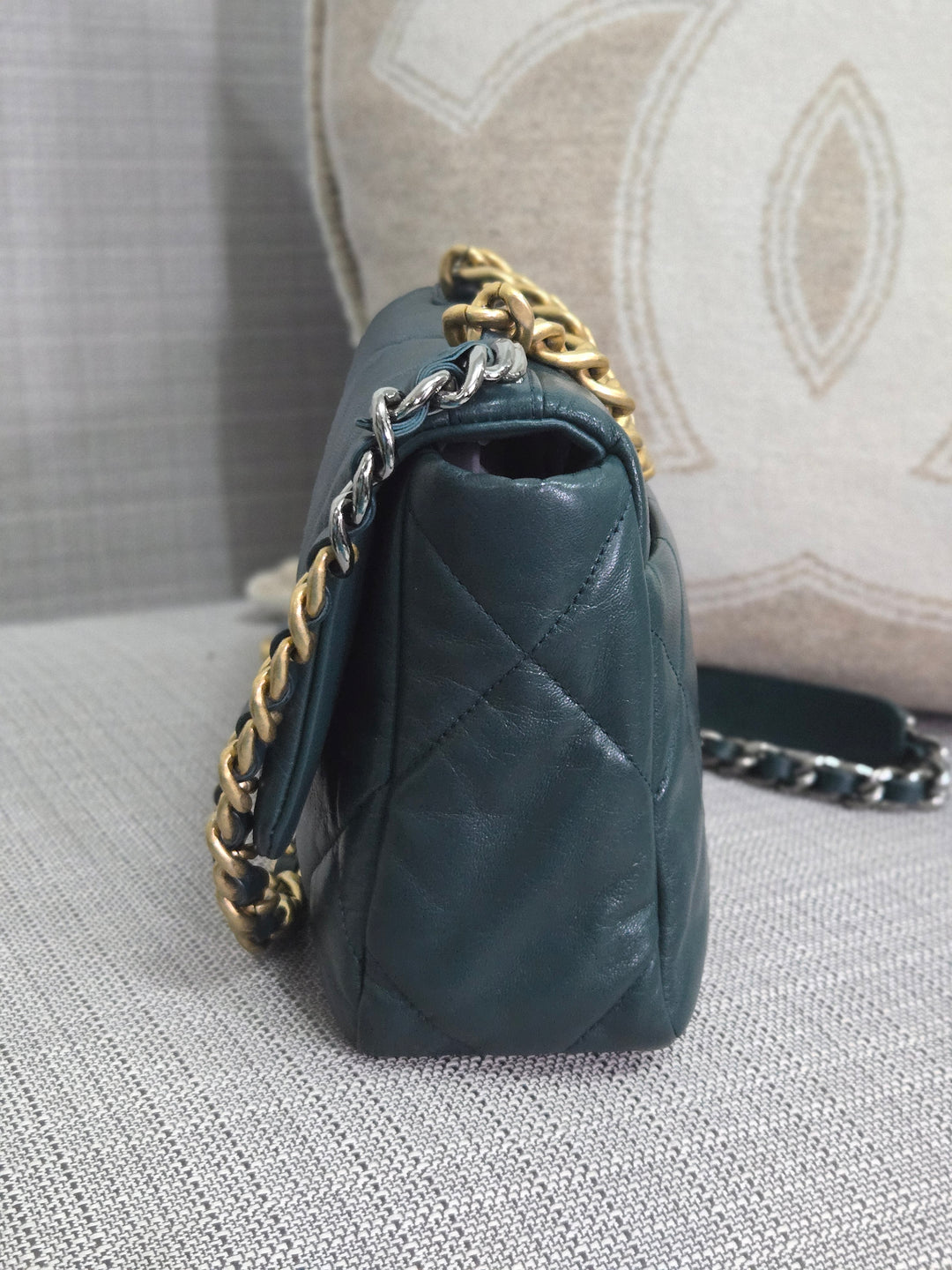 Chanel 19 size Small 26 cms series  Fall/Winter Collection Dark Green/Teal Goatskin Mixed hardware flap bag