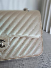 Load image into Gallery viewer, CHANEL 17B 2017 Rose Gold Caviar Chevron Medium Classic Double Flap Bag SHW

