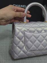 Load image into Gallery viewer, Chanel 22P 2022 Pre Spring/Summer Collection Iridescent Pink Caviar GHW Coco Handle Flap Bag size Small with Detachable Shoulder strap
