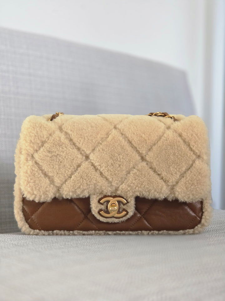 Chanel 24K 2024 Fall/Winter Collection Beige Brown Teddy Shearling MEDIUM flap Bag with Aged GHW