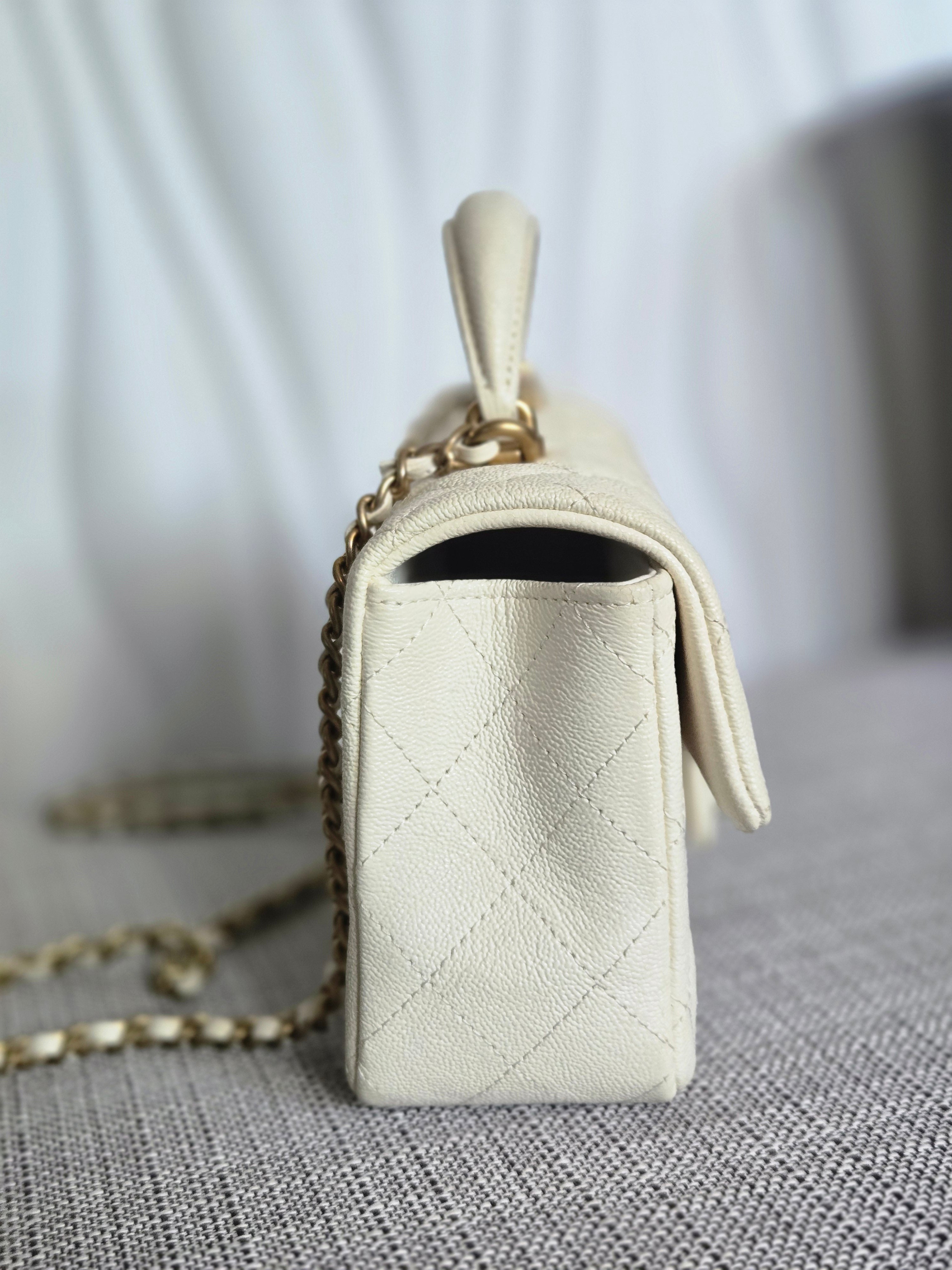 CHANEL 21S Series 31 White Caviar Aged GHW Top Handle Mini