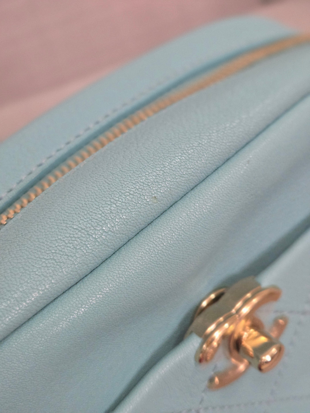 Chanel Series 26 2018/2019 19C Tiffany Blue Calfskin Casual Trip Camera Case Bag with Champagne GHW