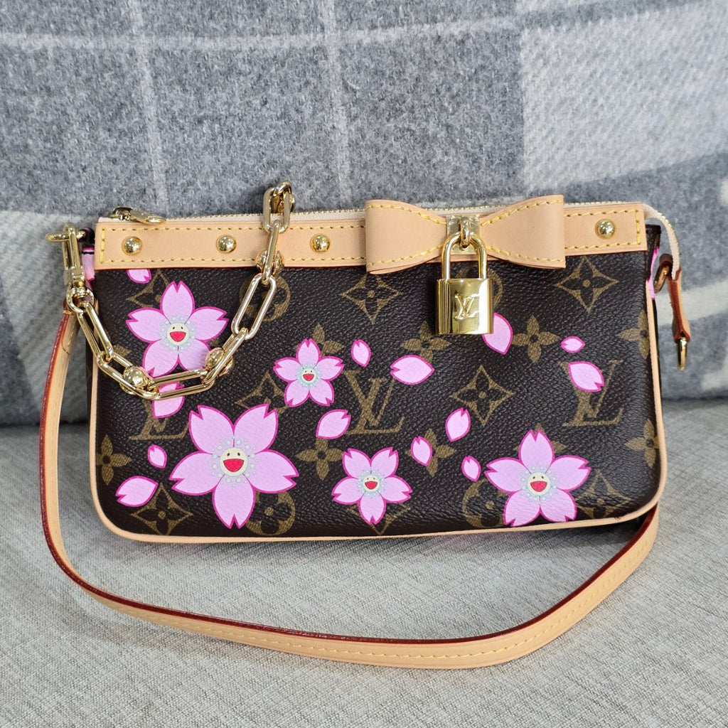 Louis Vuitton ケース モノグラム・フラワー・ハート rn-