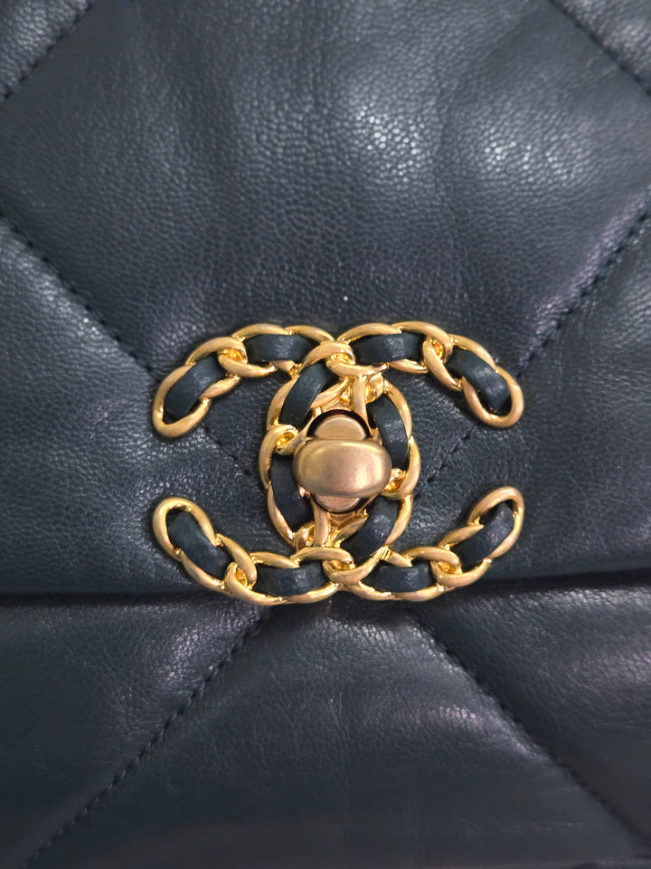 Chanel 19 size Small 26 cms series  Fall/Winter Collection Dark Green/Teal Goatskin Mixed hardware flap bag