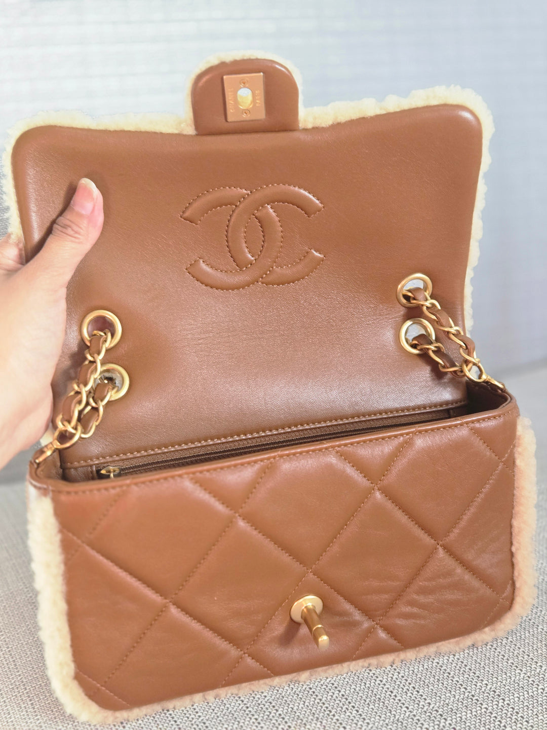 Chanel 24K 2024 Fall/Winter Collection Beige Brown Teddy Shearling MEDIUM flap Bag with Aged GHW
