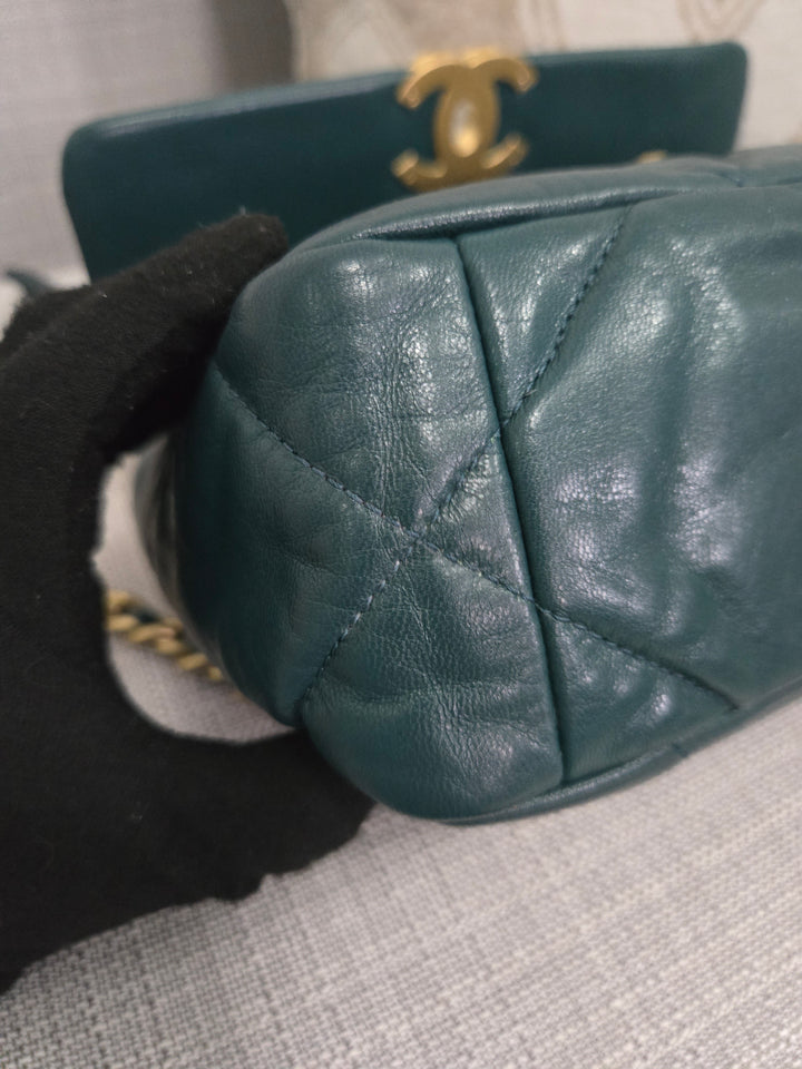 Chanel 19 size Small 26 cms series  Fall/Winter Collection Dark Green/Teal Goatskin Mixed hardware flap bag