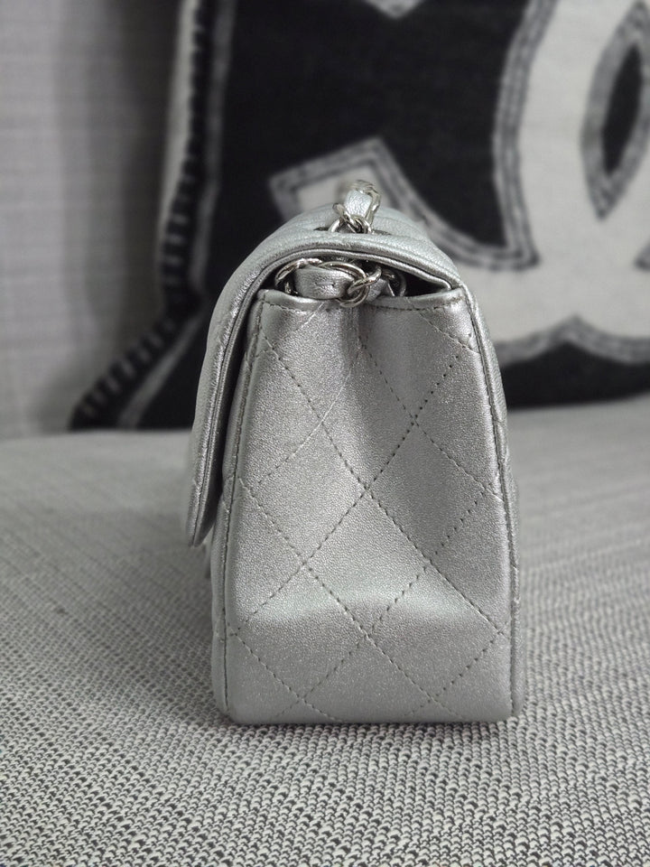 Chanel Series 31 21P 2021 Pre Spring/Summer Collection Iridescent Silver lambskin SHW Square Mini Flap Bag
