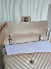 Load image into Gallery viewer, CHANEL 17B 2017 Rose Gold Caviar Chevron Medium Classic Double Flap Bag SHW
