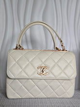 Load image into Gallery viewer, CHANEL 2022 22B Collection White Lambskin Rose Gold Hardware Trendy CC Flap Bag Size Small
