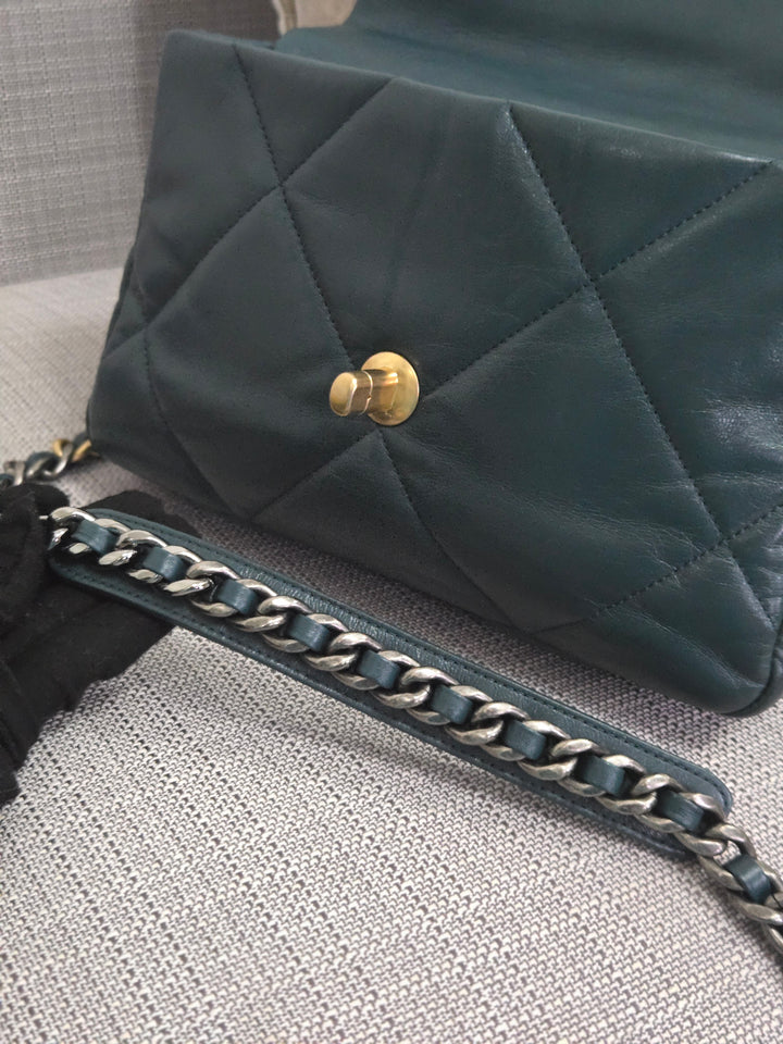 Chanel 19 size Small 26 cms series  Fall/Winter Collection Dark Green/Teal Goatskin Mixed hardware flap bag
