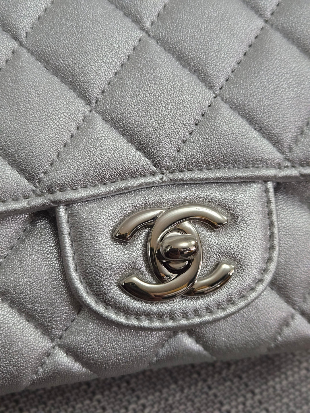 Chanel Series 31 21P 2021 Pre Spring/Summer Collection Iridescent Silver lambskin SHW Square Mini Flap Bag