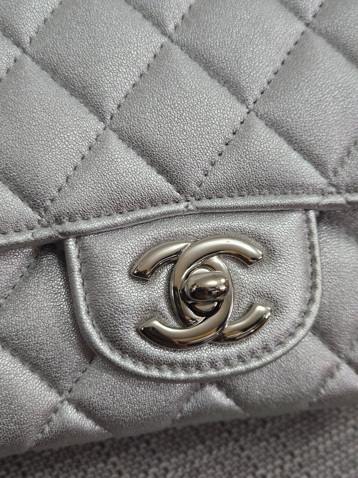 Chanel Series 31 21P 2021 Pre Spring/Summer Collection Iridescent Silver lambskin SHW Square Mini Flap Bag