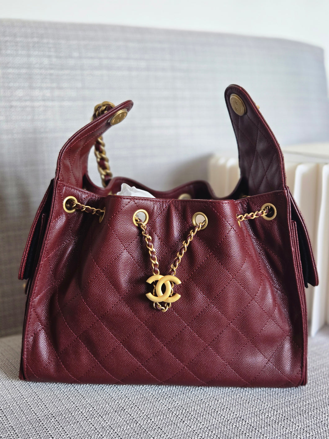 CHANEL 25 Size SMALL 25A 2025 Metiers d'art Collection BURGUNDY caviar aged GHW Hobo Bag