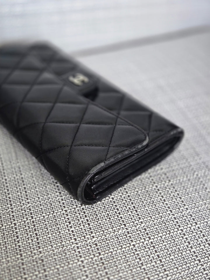 Chanel series 24 Black Lambskin SHW Full size Sarah Wallet