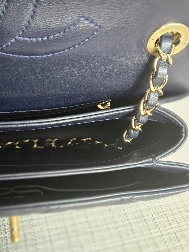 Chanel series 28 2019 Navy Lambskin Champagne GHW Trendy CC Flap Bag size Small with Detachable Strap