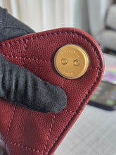 Load image into Gallery viewer, CHANEL 25 Size SMALL 25A 2025 Metiers d&#39;art Collection BURGUNDY caviar aged GHW Hobo Bag
