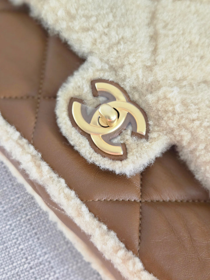 Chanel 24K 2024 Fall/Winter Collection Beige Brown Teddy Shearling MEDIUM flap Bag with Aged GHW