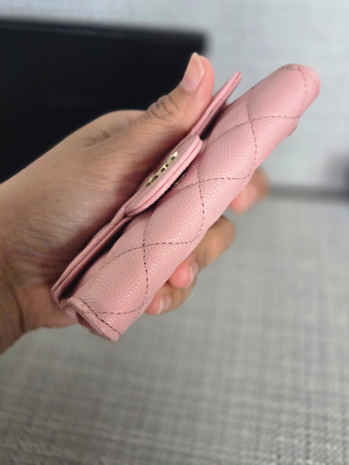 Chanel series 31 2021/2022 22C Pink Caviar LGHW Flap card holder