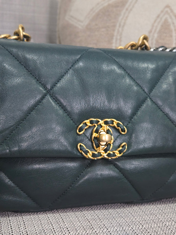 Chanel 19 size Small 26 cms series  Fall/Winter Collection Dark Green/Teal Goatskin Mixed hardware flap bag