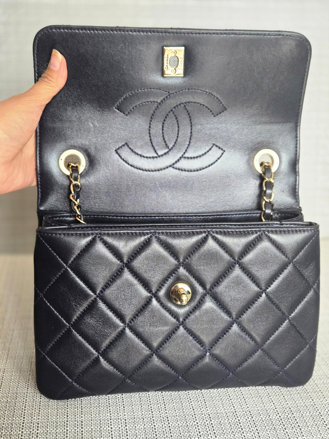 Chanel series 28 2019 Navy Lambskin Champagne GHW Trendy CC Flap Bag size Small with Detachable Strap