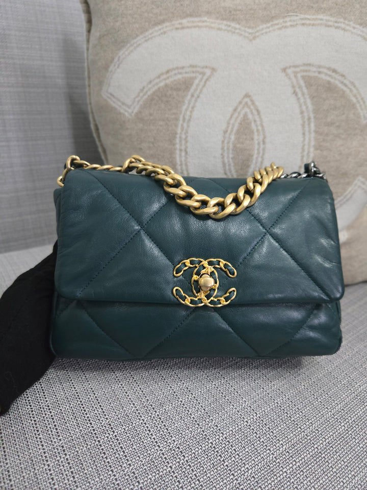 Chanel 19 size Small 26 cms series  Fall/Winter Collection Dark Green/Teal Goatskin Mixed hardware flap bag