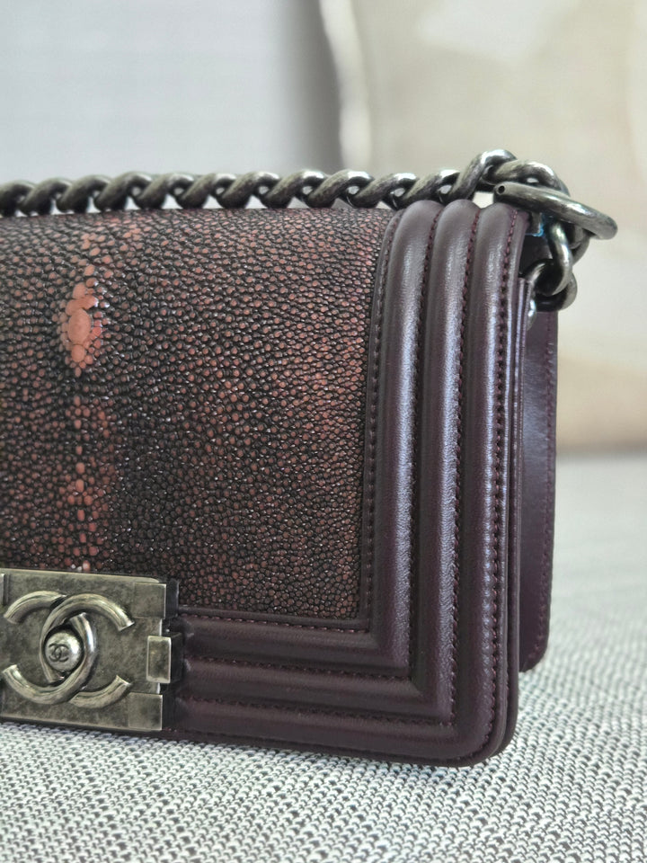 Chanel series 21 2015 Burgundy Lambskin Stingray Le Boy Flap Bag with RHW size Small