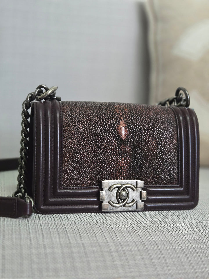 Chanel series 21 2015 Burgundy Lambskin Stingray Le Boy Flap Bag with RHW size Small