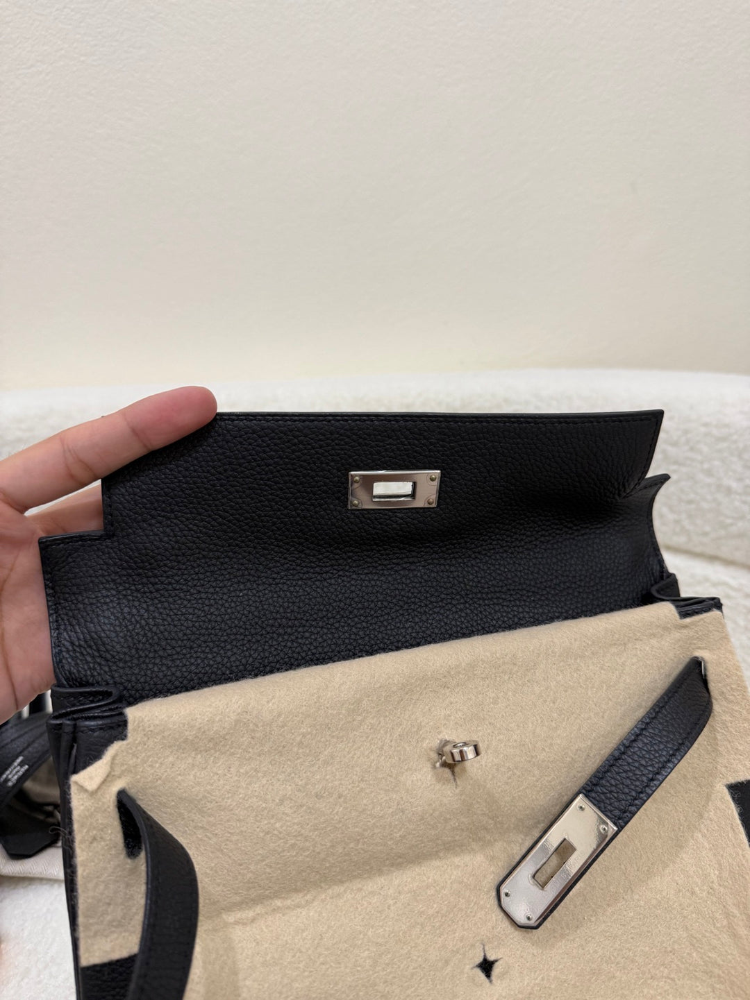 Hermes Kelly 28 Black Noir Retourne Togo Leather PHW Stamp R 2014