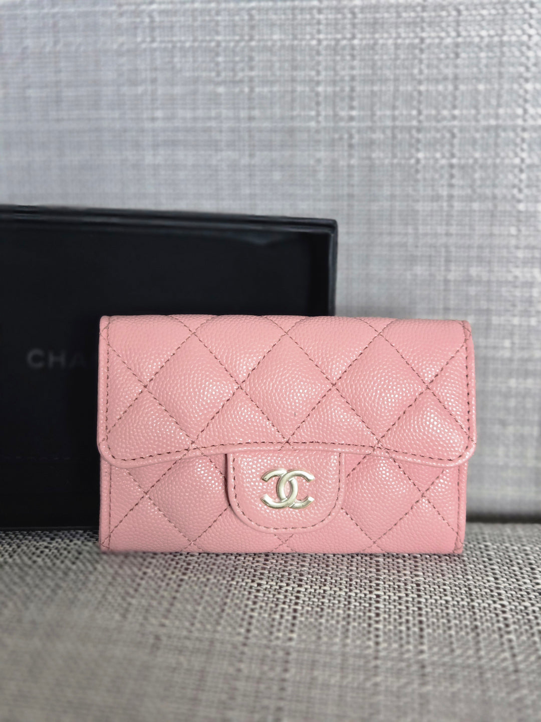 Chanel series 31 2021/2022 22C Pink Caviar LGHW Flap card holder