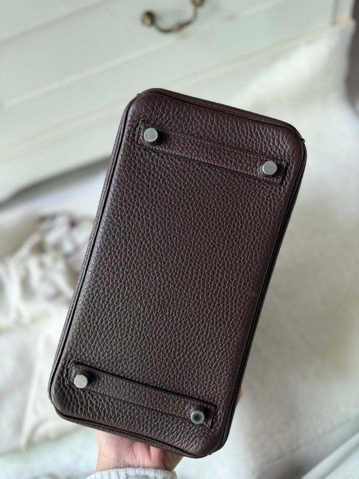 HERMES Cacao Togo Leather PHW Birkin 25 Stamp M in sq