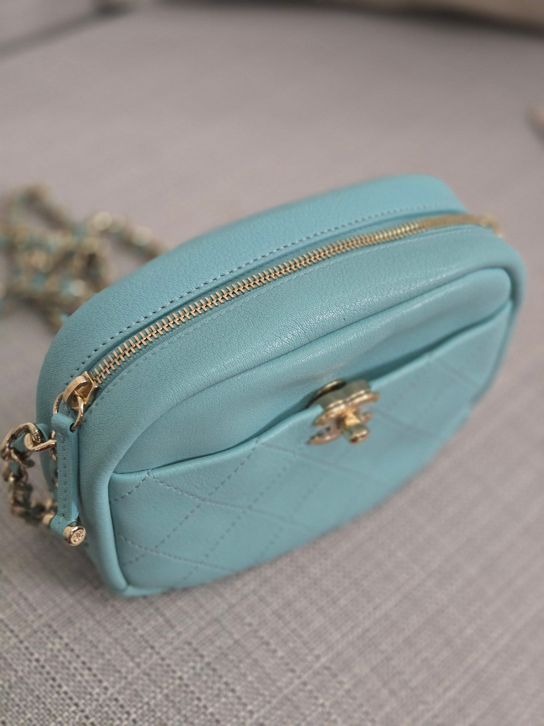 Chanel Series 26 2018/2019 19C Tiffany Blue Calfskin Casual Trip Camera Case Bag with Champagne GHW