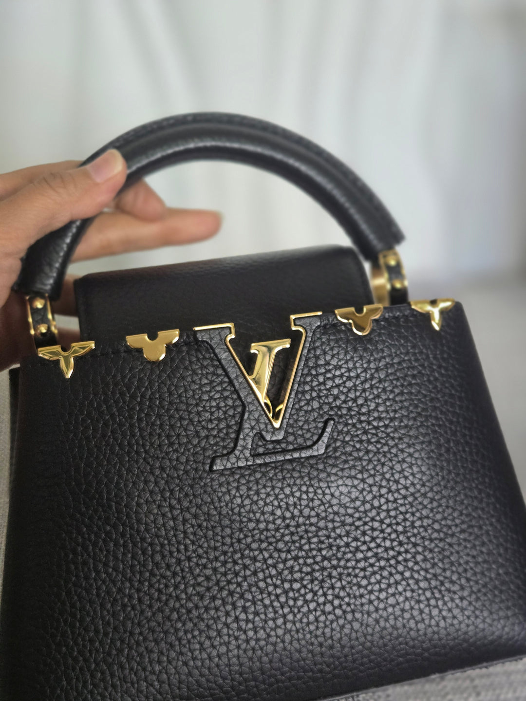 LOUIS VUITTON LV Capucines Mini Flower Crown Line in Black Taurillon Leather with detachable strap 2023