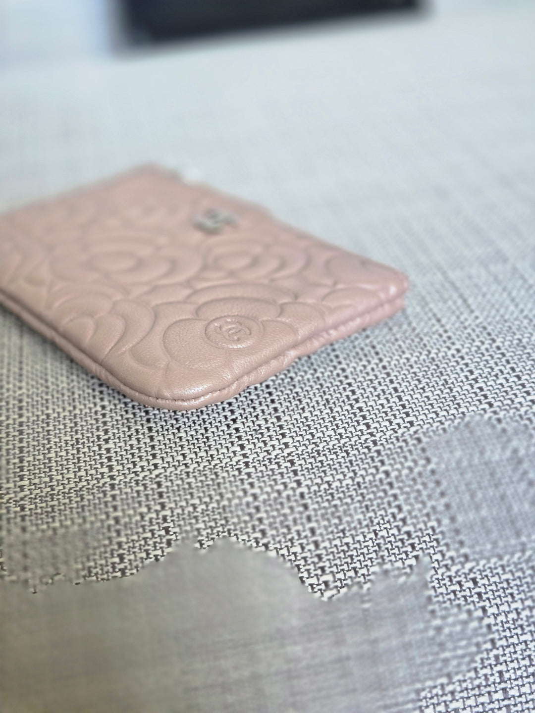 Chanel series 26 2018 18B Iridescent Mauve Pink Camellia SHW Mini O Case