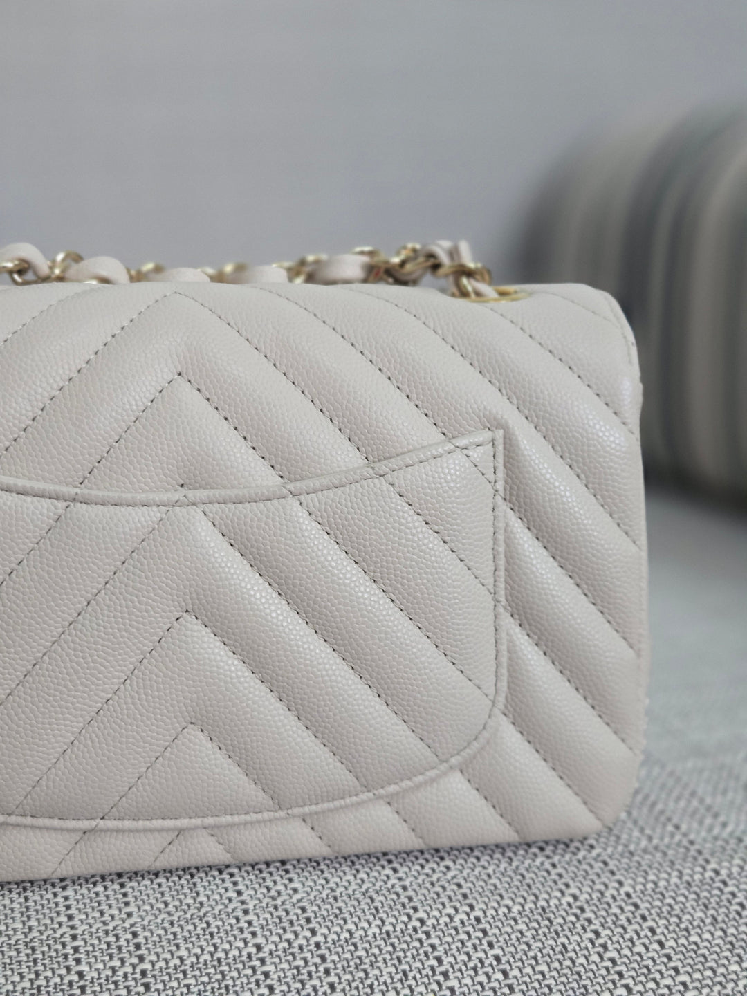 Chanel series 26 18B 2018 Fall/Winter Collection Ivory caviar Chevron Mini Rectangular Flap Bag with Champagne GHW