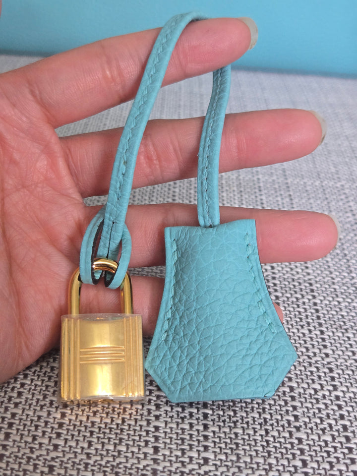 Hermes Kelly 28 in Bleu Atoll Togo Leather GHW