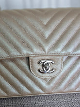 Load image into Gallery viewer, CHANEL 17B 2017 Rose Gold Caviar Chevron Medium Classic Double Flap Bag SHW
